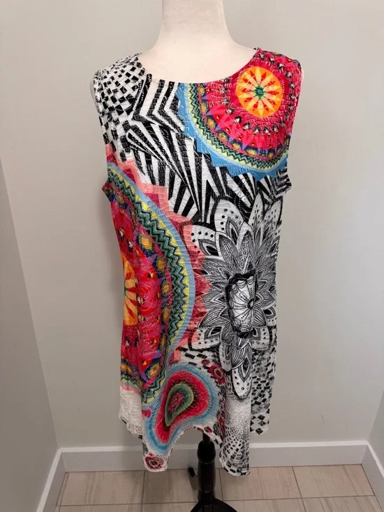 Papillon Blanc Multicolor Sleeveless Mandala Tunic with Black & White Accents - Picture 2 of 16